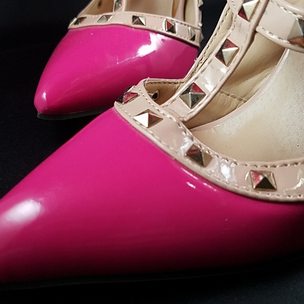 Heels - Picture 3 of 3